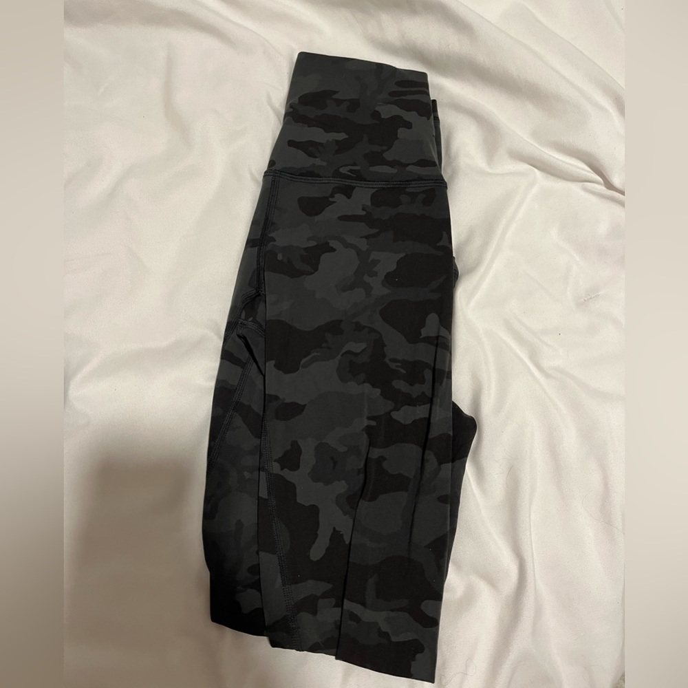 Lulu camo legging